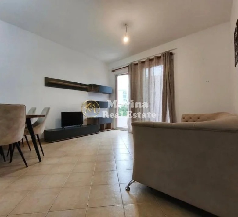 Tirane, jepet me qera apartament 1+1 Kati 3, 60 m² 400 € (Fresku)