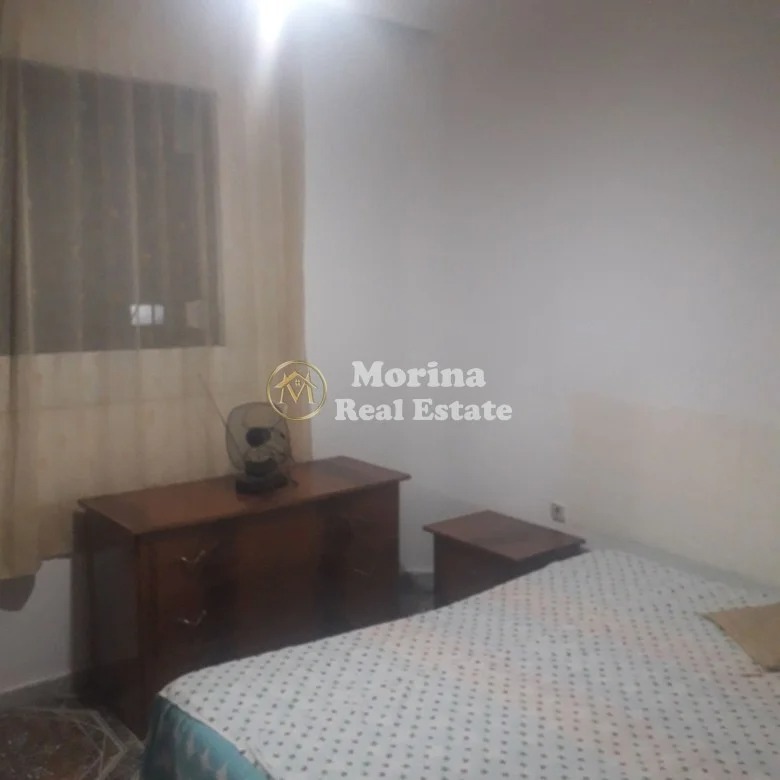 Tirane, jepet me qera shtepi 1+1 Kati 1, 50 m² 300 € (Ali Demi)