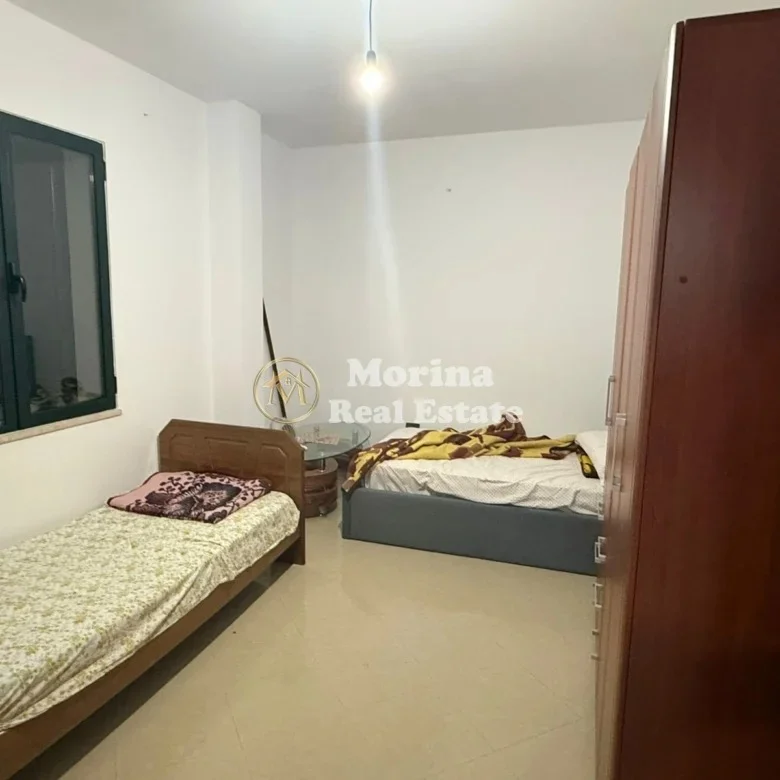 Tirane, jepet me qera Vile 3+1 Kati 2, 200 m² 1.000 € (Sauk)
