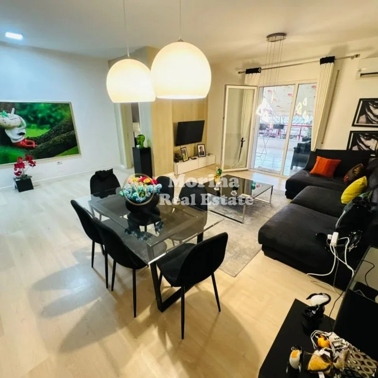 Tirane, shitet apartament 1+1 Kati 2, 130 m² 220.000 € (Jordan Misja)