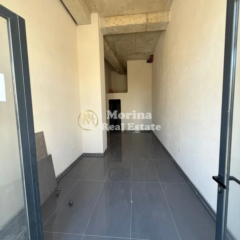Tirane, jepet me qera ambjent biznesi Kati 0, 32 m² 500 € (Astir)
