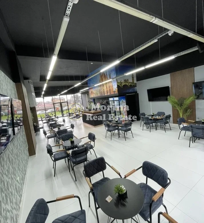 Tirane, jepet me qera ambjent biznesi Kati 0, 141 m² 1.100 € (5 Maji)