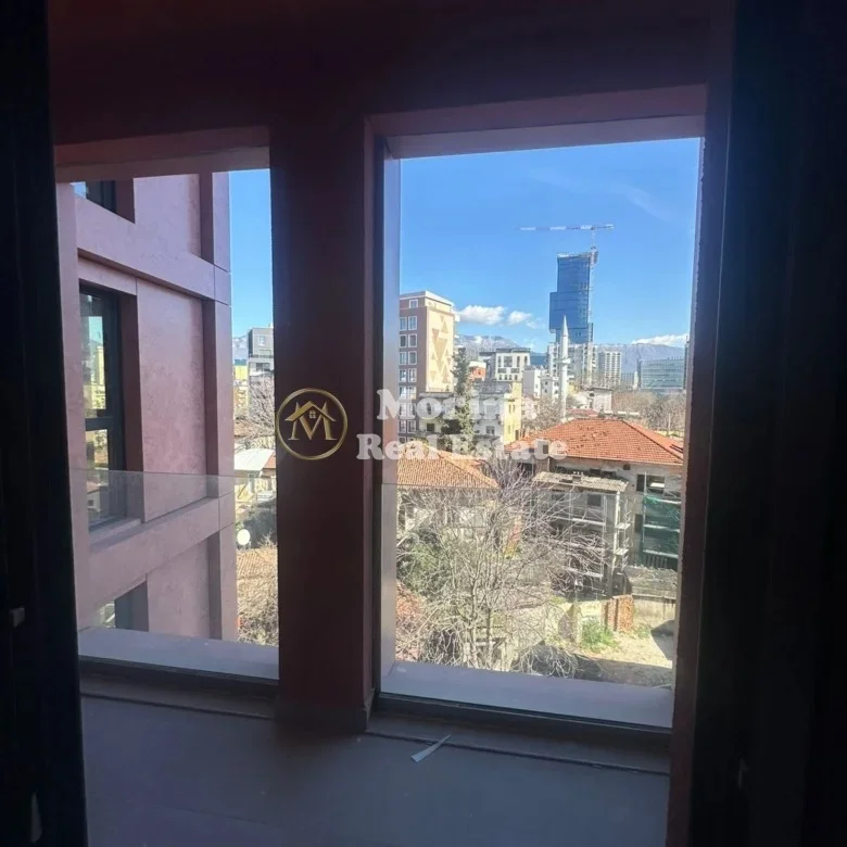 Tirane, jepet me qera apartament 1+1 Kati 4, 80 m² 1.000 € (Rruga e Kavajes)