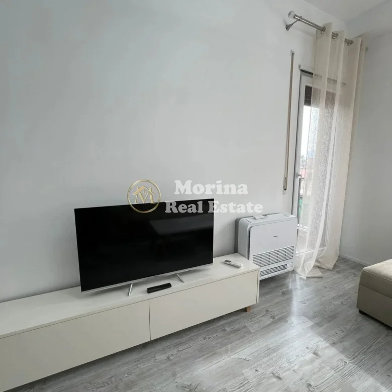 Tirane, jepet me qera apartament 2+1+Ballkon Kati 1, 87 m² 700 € (Yzberisht)