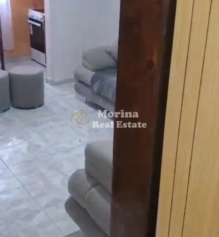 Tirane, jepet me qera apartament 1+1 Kati 3, 65 m² 400 € (Medrese)