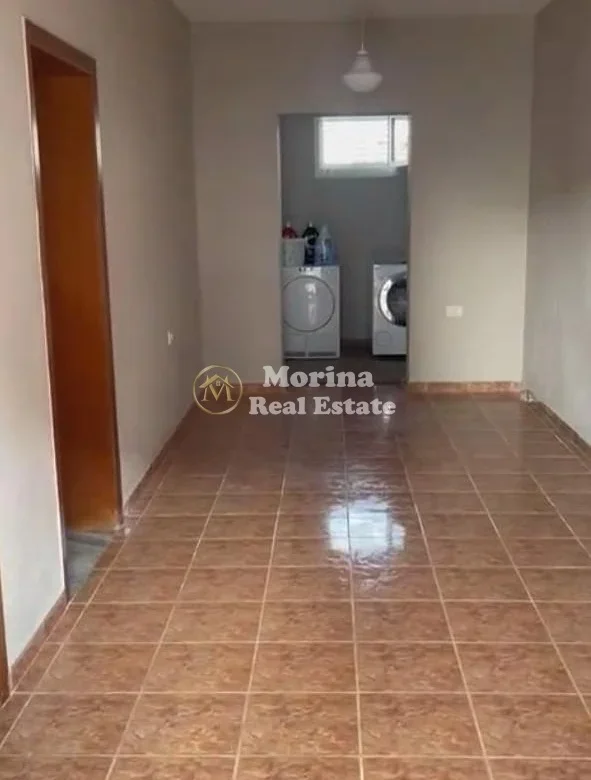 Tirane, jepet me qera shtepi 2+1 Kati 1, 130 m² 650 € (Porcelan)