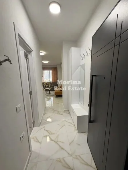 Tirane, jepet me qera garsonier Kati 3, 38 m² 420 € (Laprake)