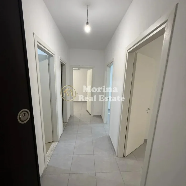 Tirane, jepet me qera apartament 2+1 Kati 1, 92 m² 690 € (Rruga e Barrikadave)