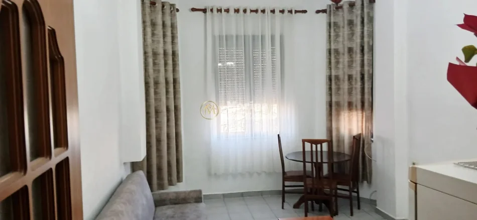 Tirane, jepet me qera apartament 1+1 Kati 4, 60 m² 600 € (Brigada 8 /Kafe Roma)