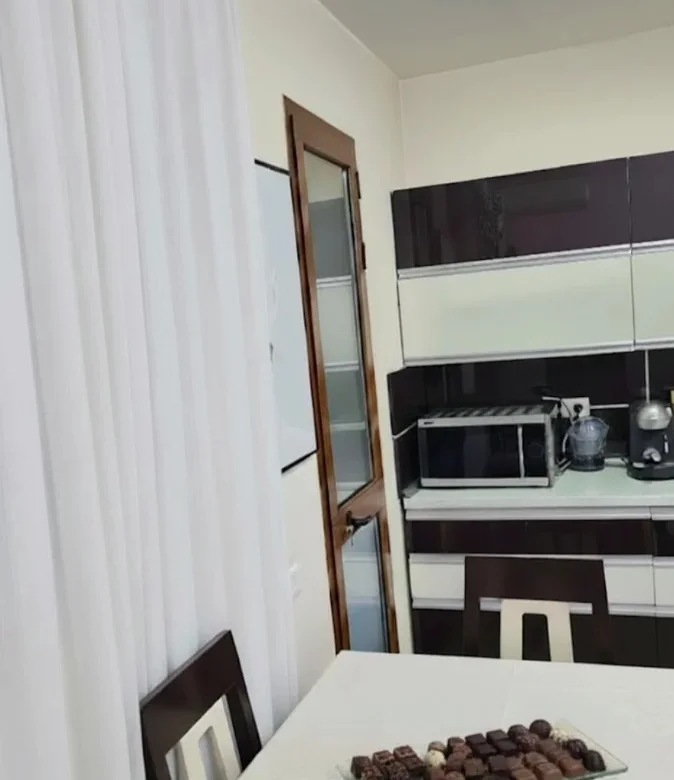 Tirane, jepet me qera apartament 1+1 Kati 2, 60 m² 450 € (Bulevardi Bajram Curri)