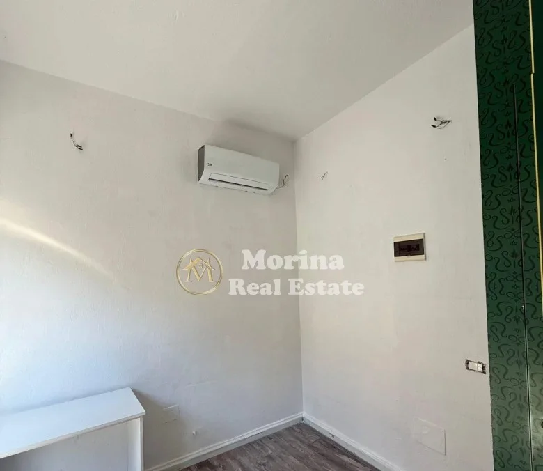 Tirane, jepet me qera ambjent biznesi Kati 1, 9 m² 250 € (21 Dhjetori)