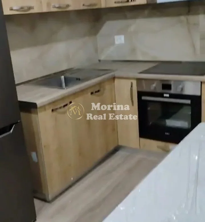 Tirane, jepet me qera apartament 1+1 Kati 4, 70 m² 350 € (5 Maji)