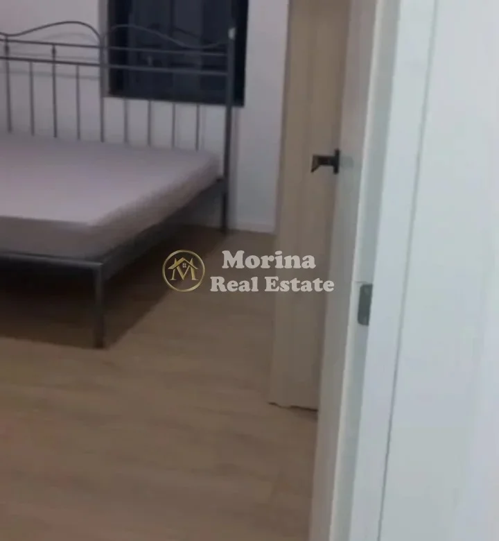 Tirane, jepet me qera shtepi 1+1 Kati 1, 50 m² 300 € (5 Maji)