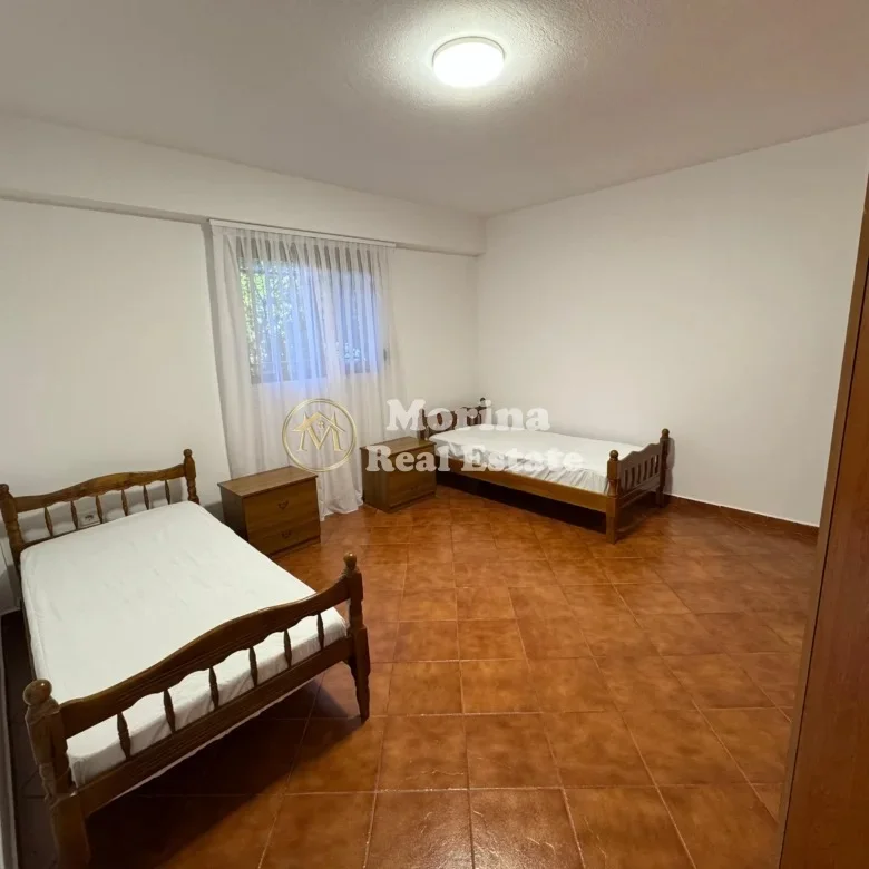 Tirane, jepet me qera shtepi 1+1 Kati 1, 55 m² 400 € (Qytet Studenti)