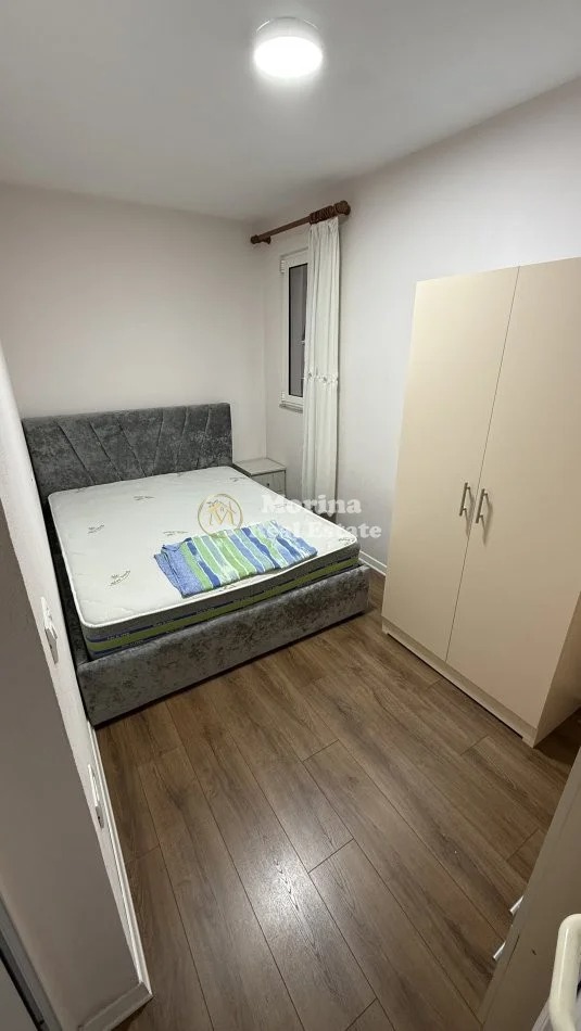 Tirane, jepet me qera shtepi 1+1 Kati 1, 70 m² 300 € (Allias)