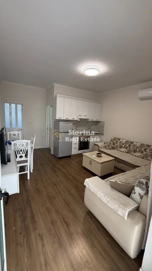 Tirane, jepet me qera shtepi 1+1 Kati 1, 70 m² 300 € (Allias)