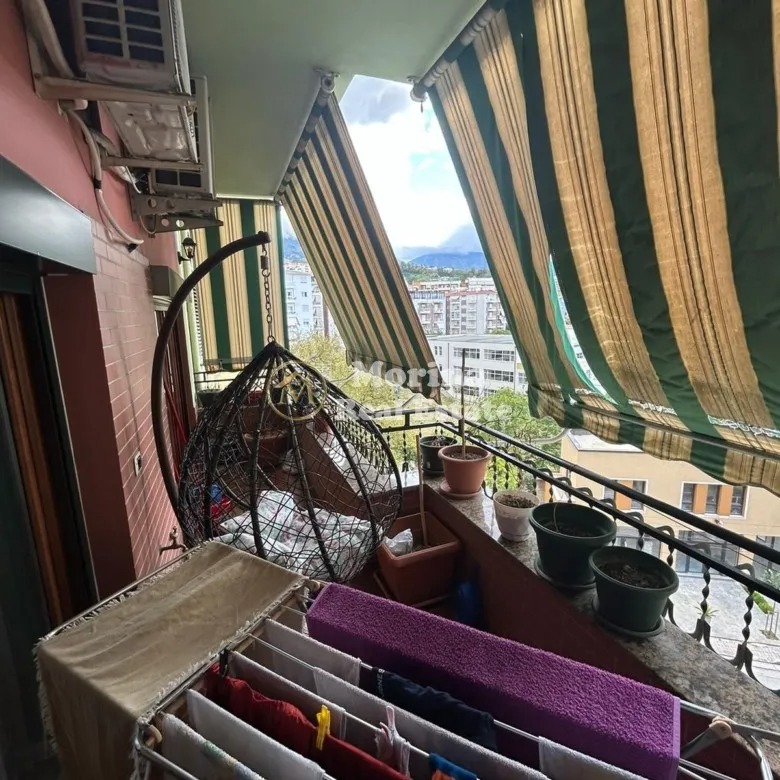 Tirane, jepet me qera apartament 1+1 Kati 4, 68 m² 450 € (Fresku)