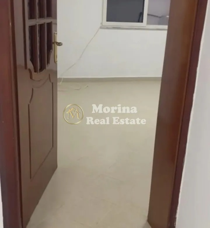 Tirane, jepet me qera shtepi 3+1 Kati 1, 110 m² 400 € (Rruga Besa)