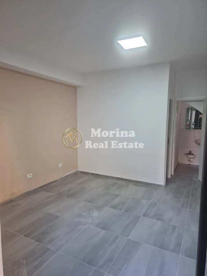 Tirane, jepet me qera ambjent biznesi Kati 0, 30 m² 450 € (Rruga Fortuzi)