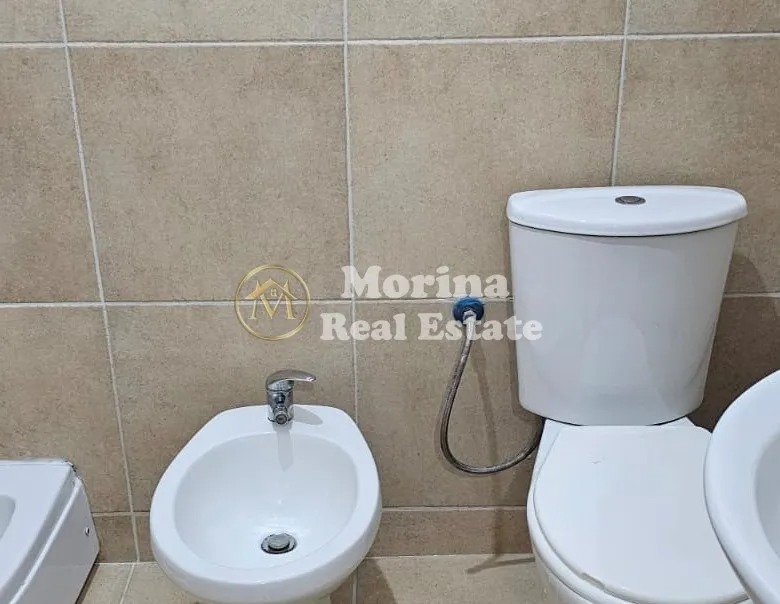 Tirane, jepet me qera apartament 2+1 Kati 7, 70 m² 300 € (Rruga Misto Mame, Yzberisht)