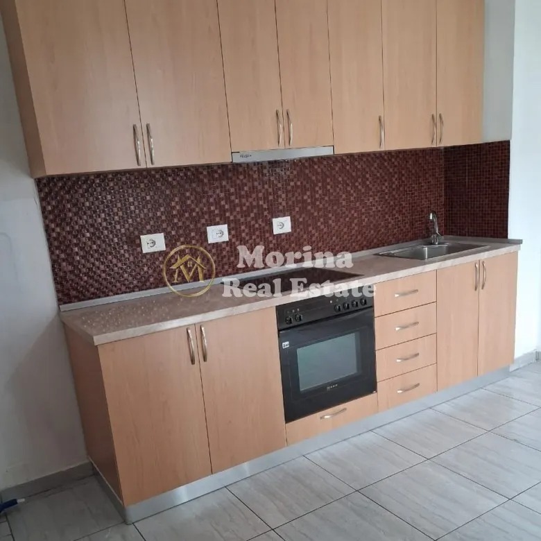 Tirane, jepet me qera shtepi 2+1 Kati 2, 120 m² 450 € (Spitali Amerikan 2)