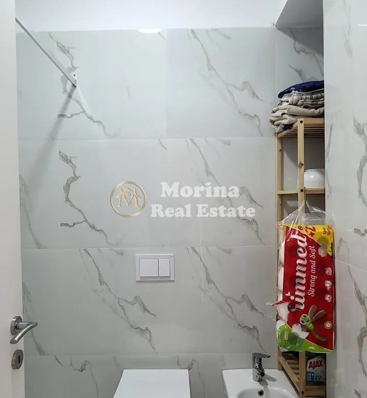 Tirane, jepet me qera apartament 2+1+Ballkon Kati 5, 70 m² 650 € (Liqeni i Thate)