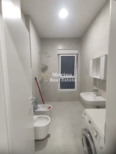 Tirane, jepet me qera apartament 1+1 Kati 7, 55 m² 400 € (Rruga Pasho Hysa)