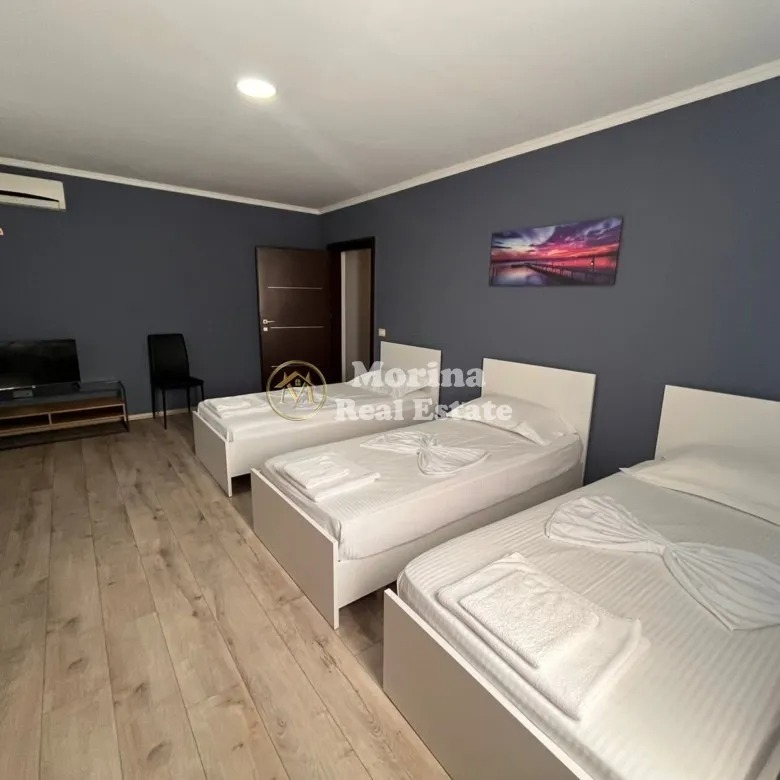 Tirane, jepet me qera apartament 2+1 Kati 3, 120 m² 550 € (Rruga Lord Bajroni)