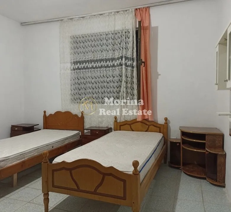 Tirane, jepet me qera apartament 2+1 Kati 1, 85 m² 360 € (Don Bosko)