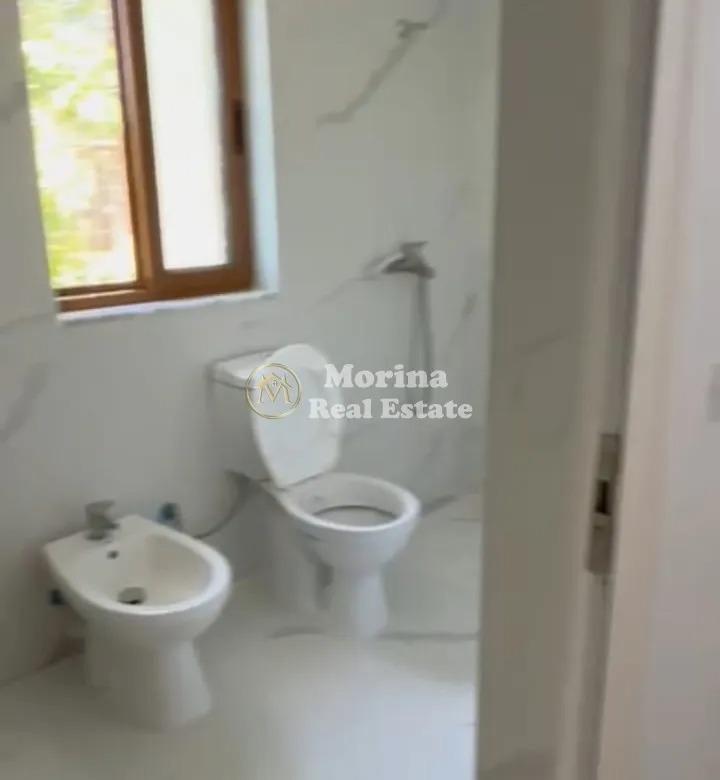 Tirane, jepet me qera garsonier Kati 1, 40 m² 250 € (Laprake)