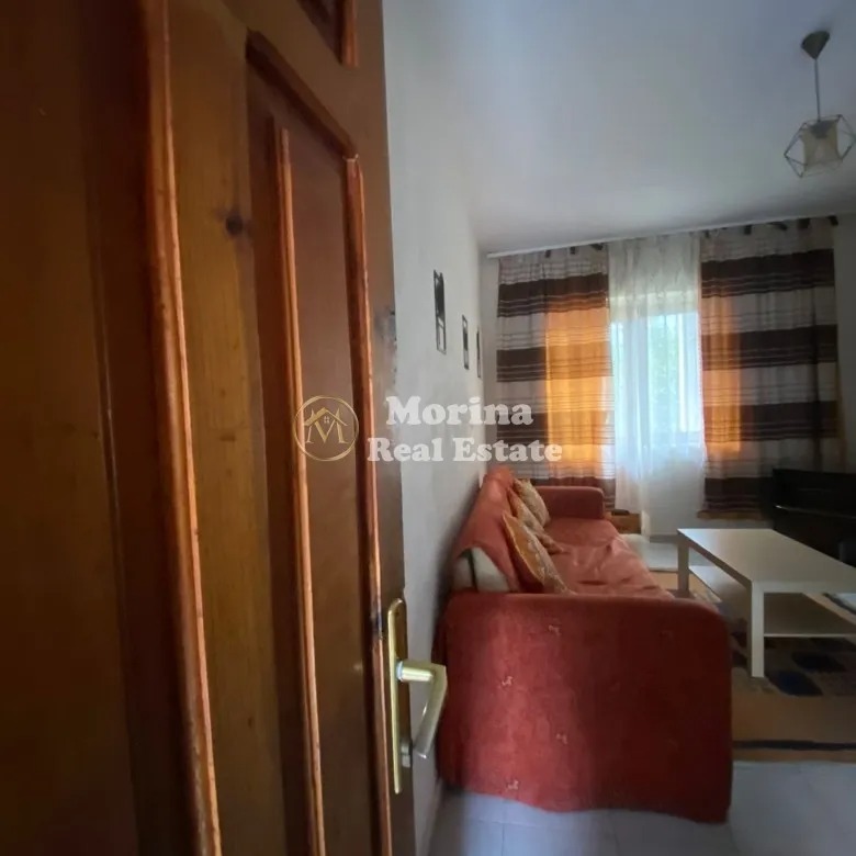 Tirane, jepet me qera shtepi 1+1 Kati 1, 60 m² 300 € (Rruga e Dibres)