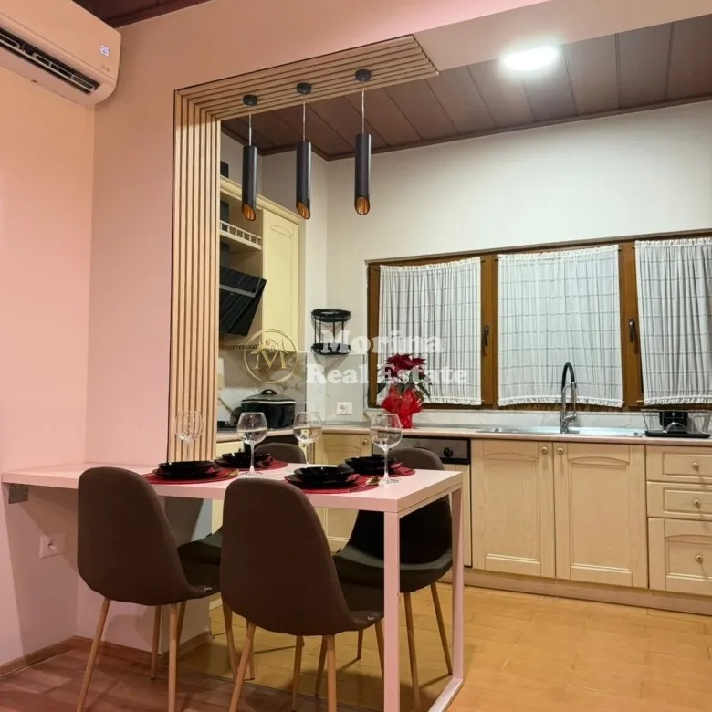 Tirane, jepet me qera Vile 1+1 Kati 2, 55 m² 600 € (Kompleksi Delijorgji)