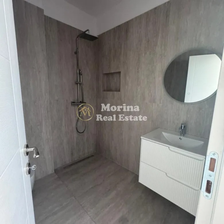 Tirane, jepet me qera ambjent biznesi Kati 2, 125 m² 700 € (Bulevardi i Ri)