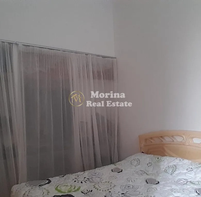 Tirane, jepet me qera apartament 1+1 Kati 1, 50 m² 350 € (Fresku)