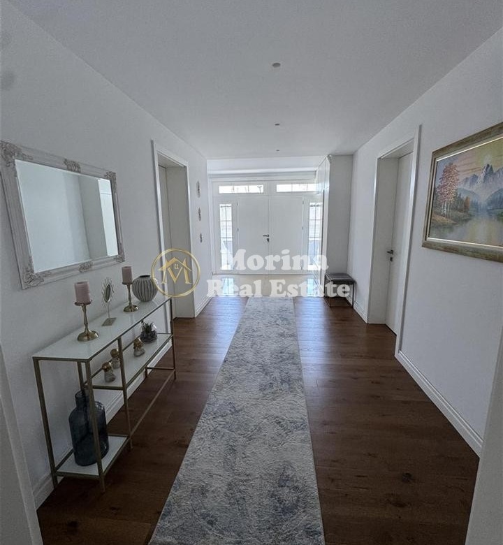 Tirane, jepet me qera Vile 3+1+Ballkon , 370 m² 1500 € (Laknas, QTU)