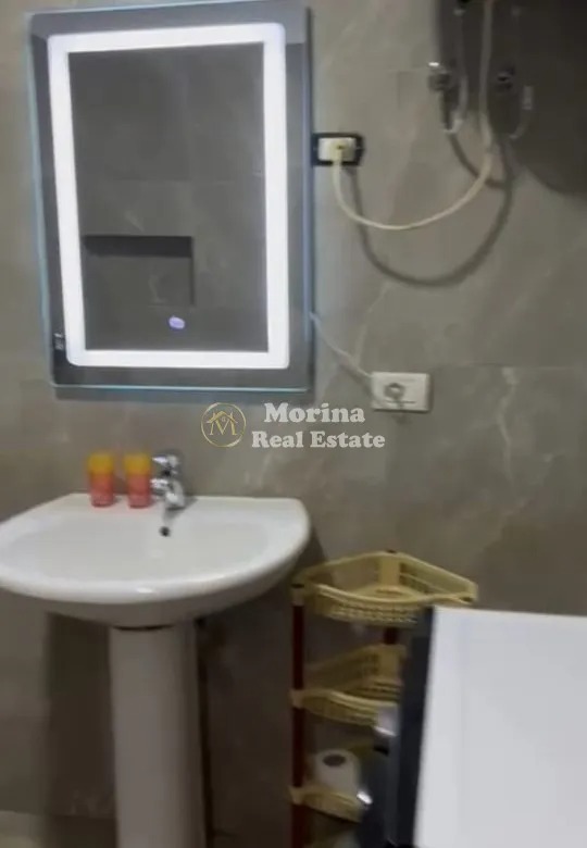 Tirane, jepet me qera apartament 1+1 Kati 3, 57 m² 550 € (Komuna e Parisit)