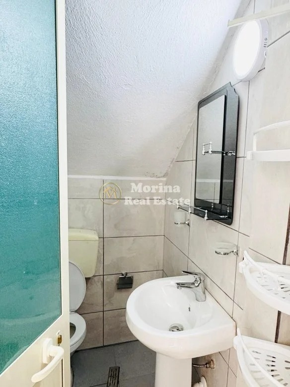 Tirane, jepet me qera shtepi 1+1 Kati 1, 50 m² 200 € (Xhamlliku)