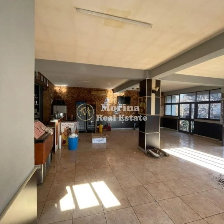 Tirane, jepet me qera ambjent biznesi Kati 0, 220 m² 700 € (Laprake)