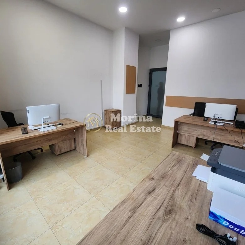 Tirane, jepet me qera ambjent biznesi Kati 2, 36 m² 470 € (Myslym Shyri)