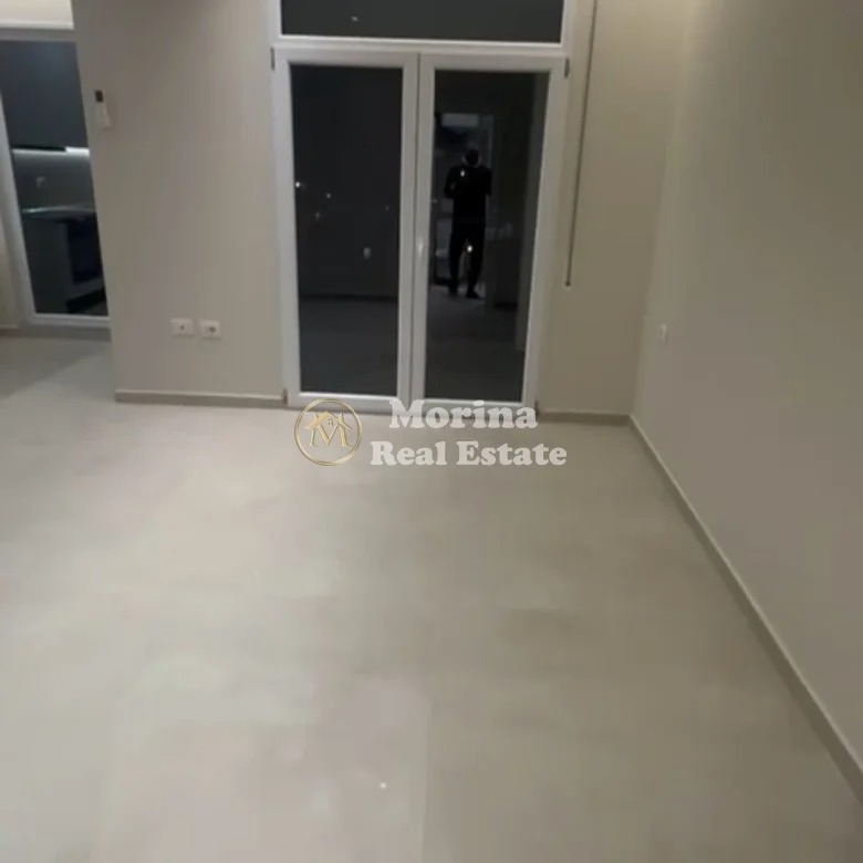 Tirane, jepet me qera garsonier Kati 4, 40 m² 300 € (Rruga 5 Maji)