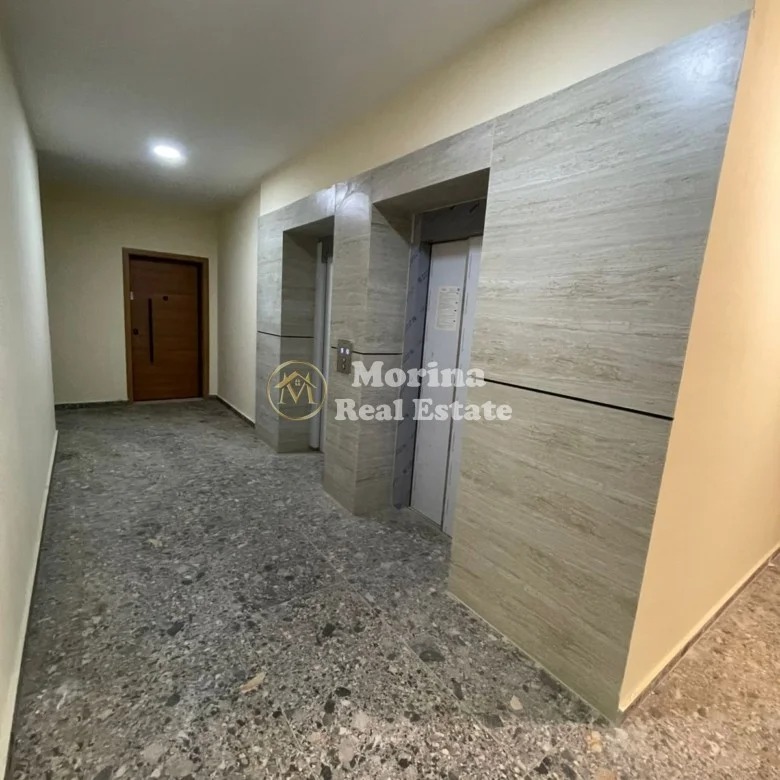 Tirane, jepet me qera apartament 1+1 Kati 1, 85 m² 650 € (Zogu i ZI)