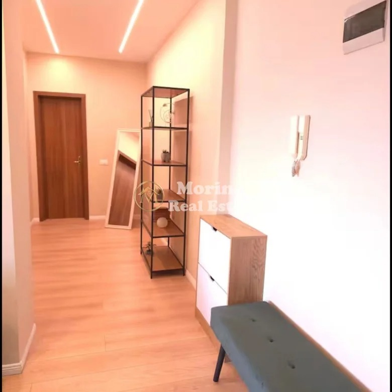 Tirane, jepet me qera apartament 2+1 Kati 10, 120 m² 1.200 € (Blloku)