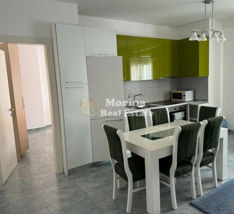 Tirane, jepet me qera apartament 1+1 Kati 3, 75 m² 550 € (Liqeni i Thate)