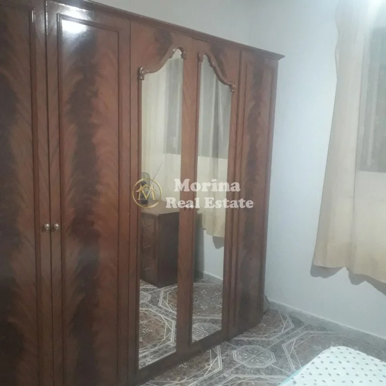 Tirane, jepet me qera shtepi 1+1 Kati 1, 50 m² 300 € (Ali Demi)