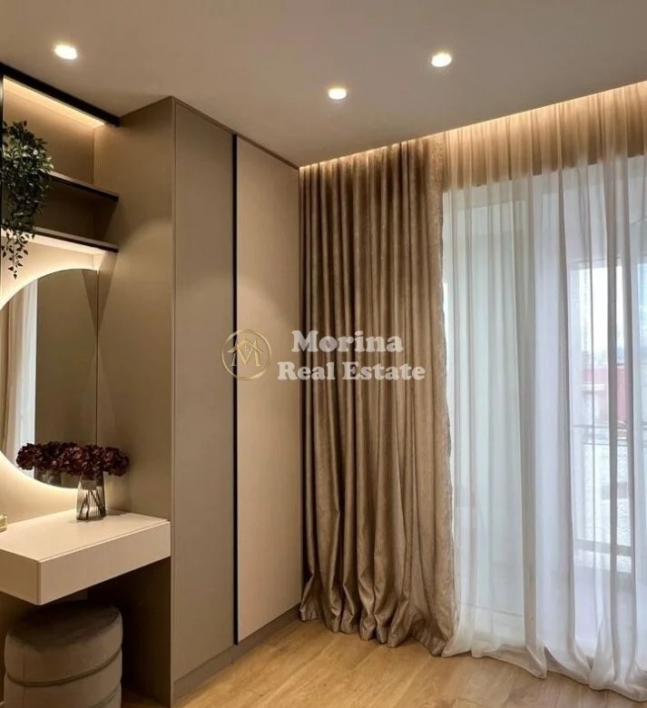 Tirane, jepet me qera apartament 1+1 Kati 8, 60 m² 600 € (Rruga Siri Kodra)