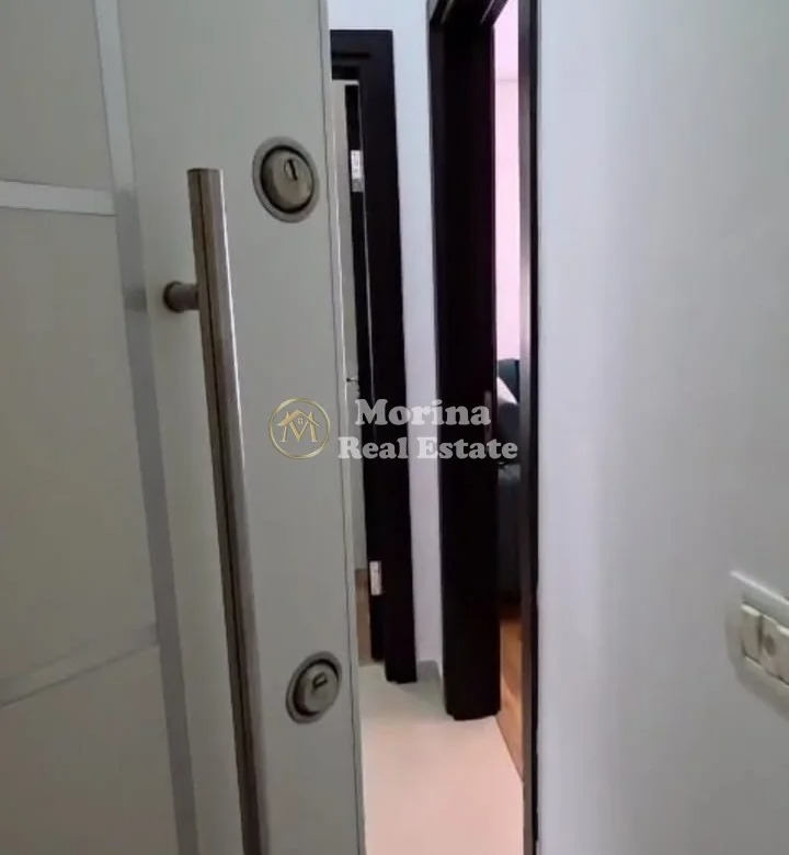 Tirane, jepet me qera apartament 1+1+Ballkon Kati 5, 60 m² 550 € (Rruga e Kavajes)