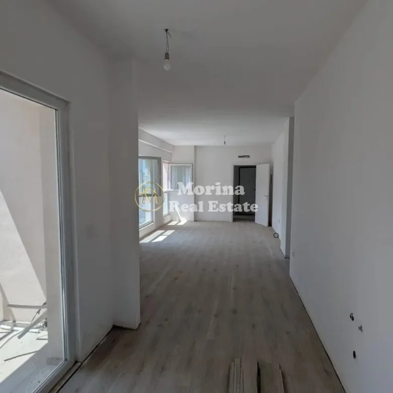Tirane, shitet apartament 2+1 Kati 6, 117 m² 200.000 € (Laprake)