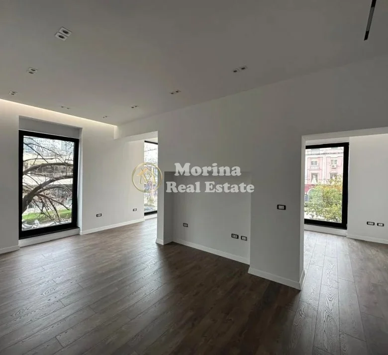 Tirane, jepet me qera ambjent biznesi Kati 1, 76 m² 1.500 € (Myslym Shyri)
