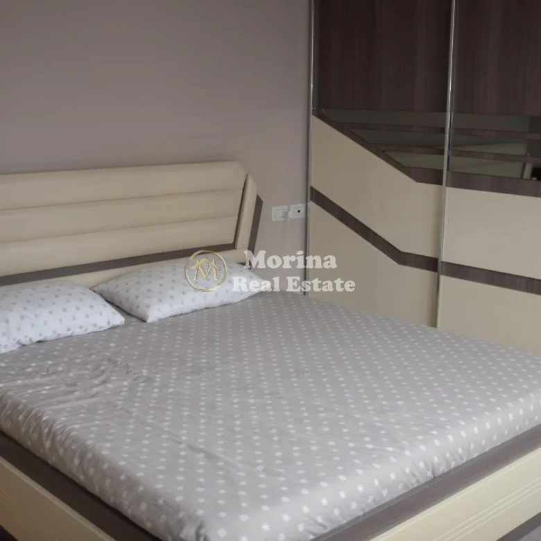 Tirane, jepet me qera apartament 1+1 Kati 3, 70 m² 600 € (Stacioni i Trenit)