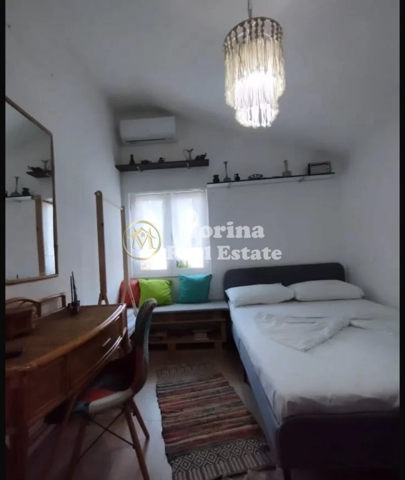 Tirane, jepet me qera garsonier Kati 3, 28 m² 250 € (Shkolla e Bashkuar)